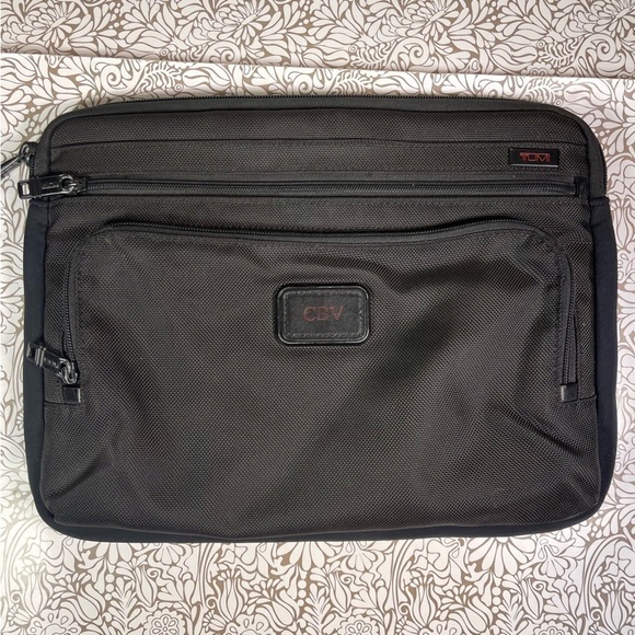 TUMI - Alpha Laptop Cover - Protective Laptop Case for Business & Travel - Picture 1 of 12